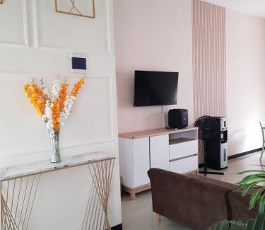 Oro Oro Ombo Villa | Villa Neona Nora