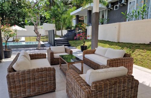 Banjarasri Villa | Villa Norwegia - pool with panorama rice field view