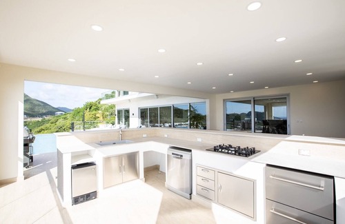 Indigo Bay Villa | Villa Numa 4BR in Indigo Bay by Personal Villas - Stunning Luxury Living Space