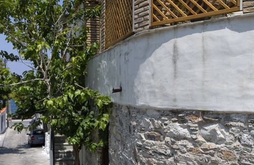Agios Konstantinos Villa | Villa of the old olive oil factory