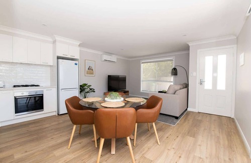 Bletchington House | Villa on Matthews - Modern & Cosy, Escape for 2