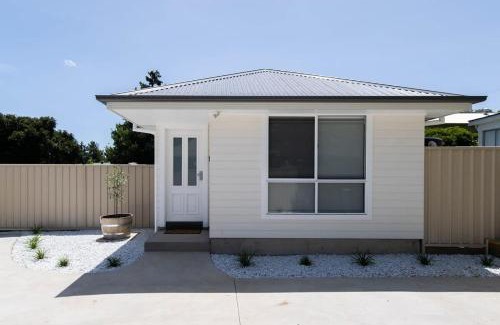 Bletchington House | Villa on Matthews - Modern & Cosy, Escape for 2