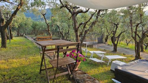 Casalguidi Villa | Villa panoramica con Jacuzzi privata tra Firenze & Lucca ,3 camere, 4 bagni