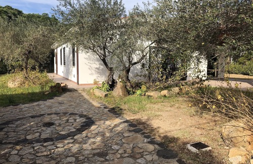 Cala Liberotto Villa | Villa Paradiso, in the beach by foot, big garden, Wifi, all inclusive