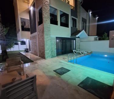 Kadriye Villa | Villa Pars Antalya Three story villa, private pool and roof terrace Three Bedroom Accommodation for six Guests