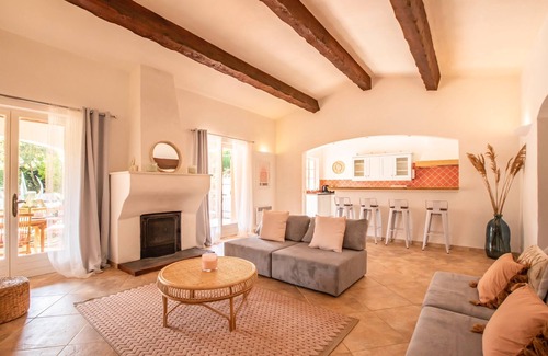 Gassin Villa | Villa Pastel at the gates of Saint Tropez in a 12 travellers 6 bedrooms estate