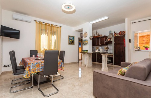 Aci Trezza Villa | Villa 'Penelope - Faraglioni' with Sea View and Private Terrace