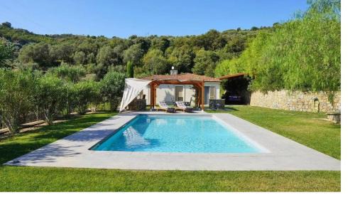 Torrazza Villa | Villa Petra
