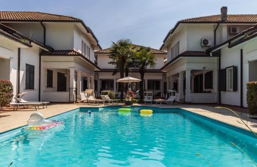 Nonantola Villa | Villa Petrone - Luxury Home tra Bologna e Modena - Wi-Fi, Biliardo, Jacuzzi e piscina