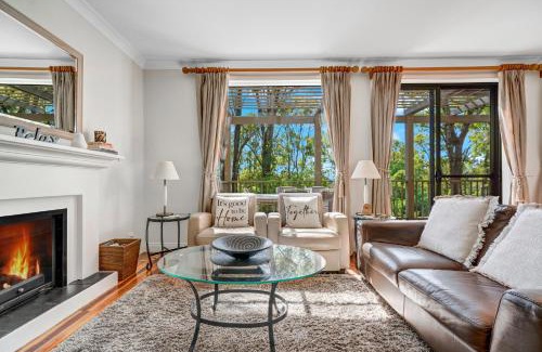 Pokolbin Villa | Villa Piccola Casa, Premier 2 Storey Villa, 2 Bedrooms, both with private ensuites, with third toilet on the ground floor
