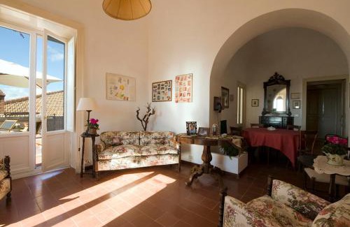 Nicosia Apartment | Villa Pietralunga in the woods