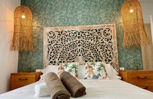 Chiclana de la Frontera Villa | VILLA PIMIENTA, Chalet de lujo a 100 metros del mar