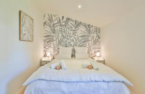 Le Girouard Villa | Villa piscine etang et foret