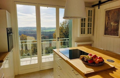 Mailly-le-Chateau House | Villa Piscine Chauffée Avec vue Panoramique en Bourgogne à 2h de Paris