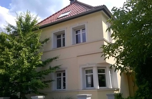 Siegburg Villa | Villa Pleiser Hecke - gladly relocation or long-term tenants