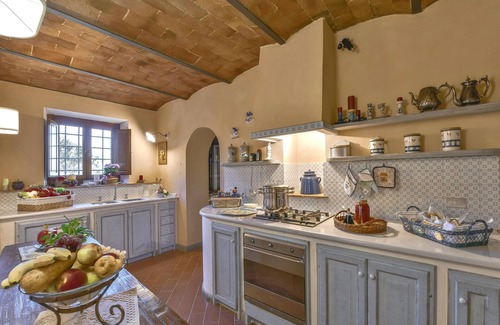 Casalguidi Villa | Villa 'Podere Bucigattolo' with Private Pool, Wi-Fi and Air Conditioning