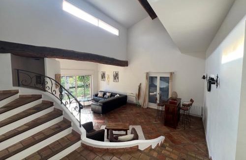 Le Rouret Villa | Villa provençale calme avec piscine chauffée 6 ch