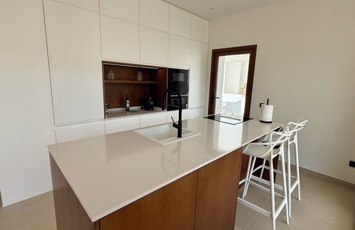 Montanejos Villa | Villa Raquel Montanejos, 12 people, 6 bathrooms, swimming pool, garden, barbecue.