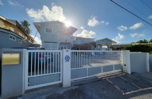 Marie Pampoen Apartment | Villa Raven's Paradise (Rosado)
