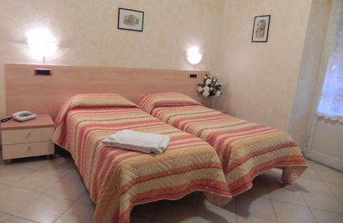 Genzano di Roma Hotel | Villa Robinia