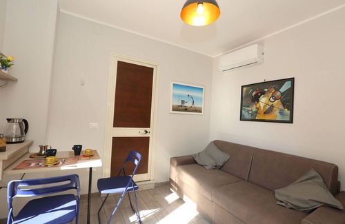Bagnoli Apartment | VILLA ROSA - Apartment n. 5 "MYRTLE" (2 beds):