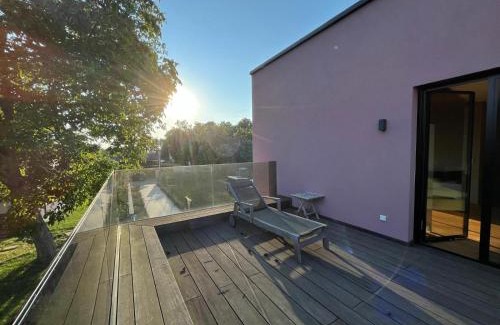 Haslau-Maria Ellend Apartment | Villa Rose close to Vienna & Airport