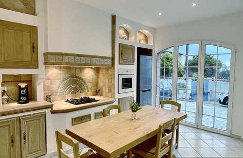 Antibes House | Villa Rose d'Antibes close to beaches and jacuzzi