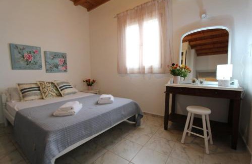 Naxos Villa | Villa Rouvis with outdoor Hot Tub