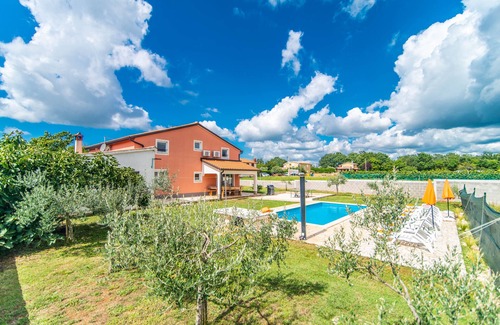 Vosteni Villa | Villa Roza with private pool and 6 bedrooms near Poreč