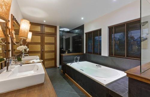 Nonthaburi House | Villa Sabai - 3 Beds Sea View