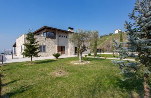 Caiazzo Villa | Villa Santoro al Paradiso Verde, Villa intera con Piscina