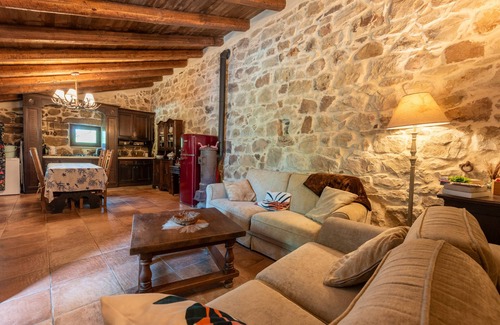 Cefalu Villa | Villa 'Seaside Suite' with Mountain View, Wi-Fi and Air Conditioning