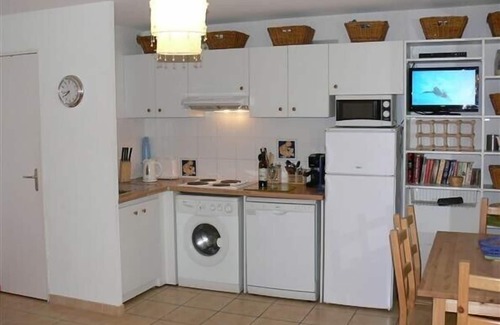 Portiragnes-Plage House | Villa, shared pool, sunny terrace on Mediterranean Coast