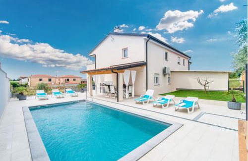 Novigrad Villa | Villa Silver Novigrad with private pool