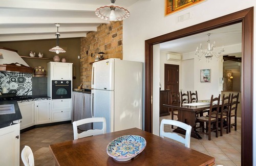 Paceco Villa | Villa Sissi - Five Bedroom Villa, Sleeps 9
