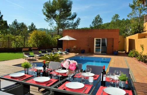 Olivella Villa | Villa Sitges Maria Sunny Oriented SW AC Confortable High Quality 5 star guest coments