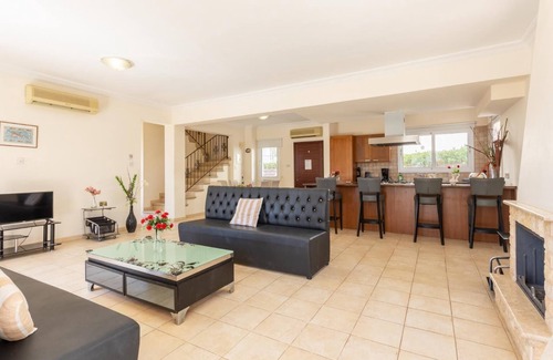 Kapparis Villa | Villa Solis - Three Bedroom Villa, Sleeps 6