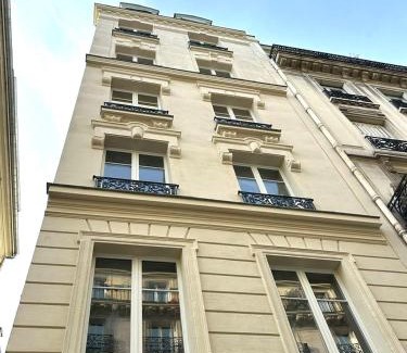 Quartier de Rochechouart Apartment | Villa SoPi Appart'Hotel by Patrick Hayat