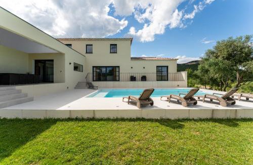Saint-Andre-d'Olerargues Villa | Villa spacieuse et accueillante