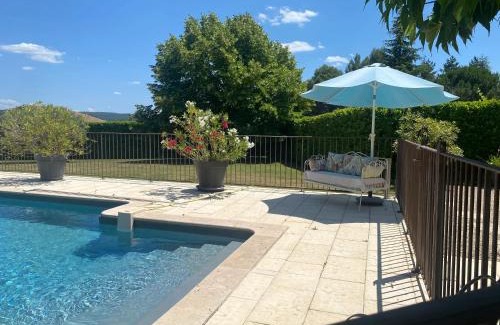 La Tour-d'Aigues Villa | Villa spacieuse proche de Marseille avec jardin et piscine privée