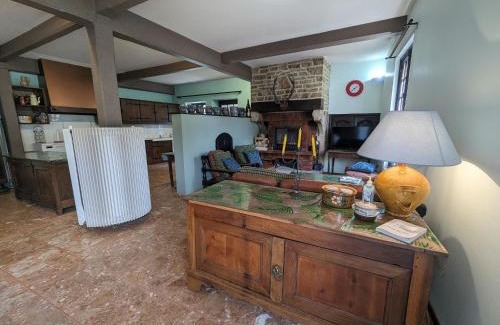 Le Montsaugeonnais House | Villa spacieuse avec jardin privé, proche vignobles et lacs – 4 chambres, cheminée, équipement bébé - FR-1-611-27