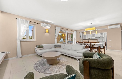 Strpacici Villa | Villa Sterpazzi for 8 people near Poreč with 38 m2 heated pool, sea view & wellness