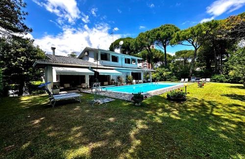 Lignano Pineta Villa | Villa sunshine with pool