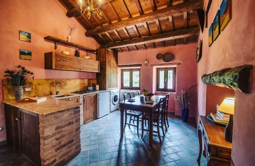 Ponzano di Fermo Villa | Villa 'Tenuta Pomegranade' with Private Pool, Wi-Fi and Air Conditioning
