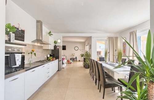 Muzini Villa | Villa Tulip - Five Bedroom Villa, Sleeps 12