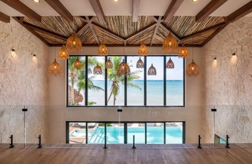Soliman Bay Villa | Villa TuluMar Beachfront Luxury Villa- full service