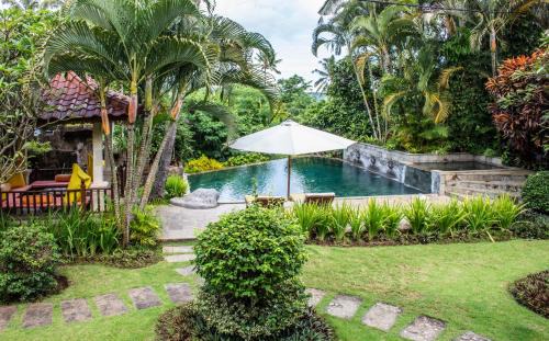 Banjartegehe Villa | Villa Tunjung- 3BR, infinity pool, staff