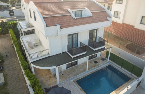 Icmeler Villa | Villa Tutar Icmeler Central (near the beach) daily weekly rentals