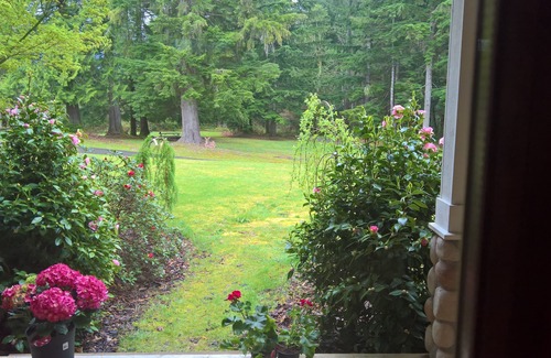 North Bend Villa | Villa Two Peaks Getaway - Spacious apartment