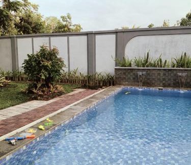 Prigen Villa | Villa Unik Private Pool Pandaan